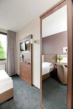 Genohotel Forsbach Отель 3*